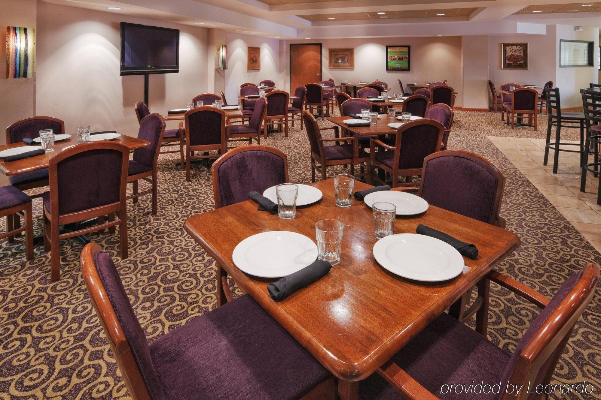 Hotel Pace Addison