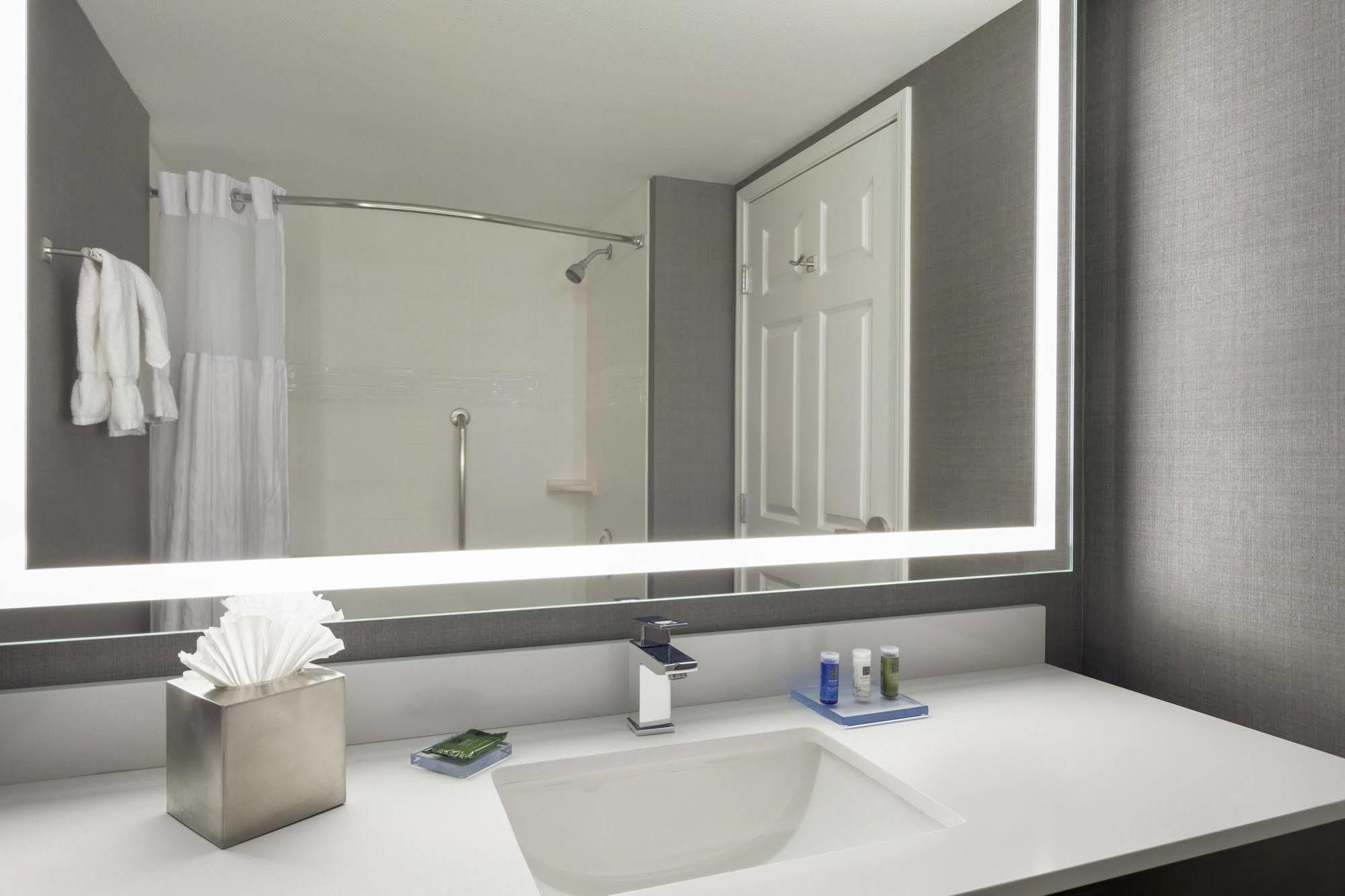 Hotel Pace Addison