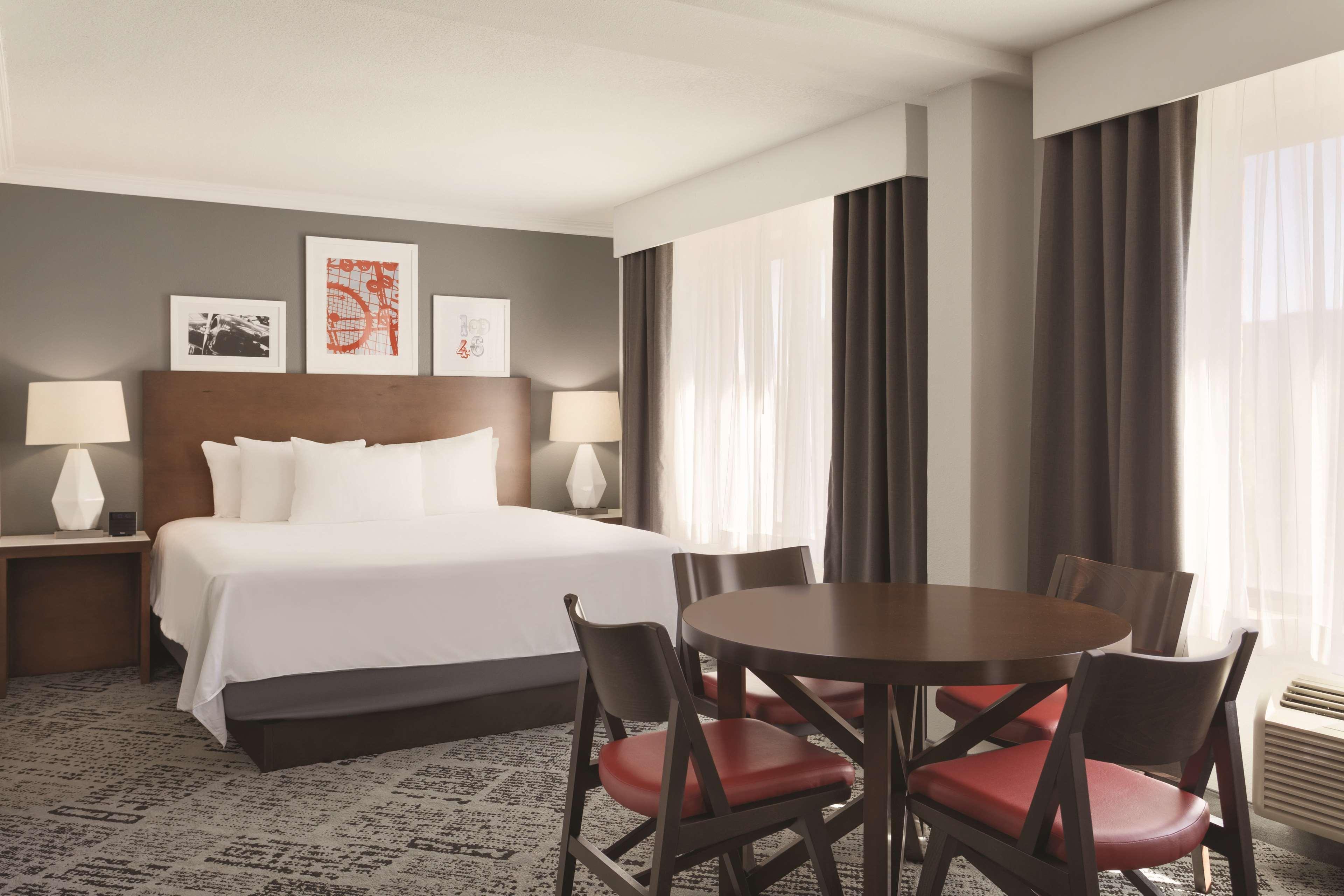 Pace 4* Addison